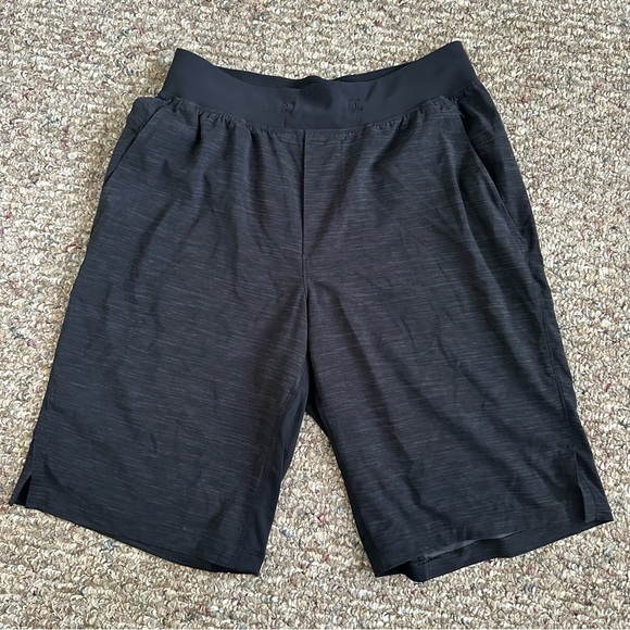 Lululemon T.H.E. Short *Linerless 11" (Heather Allover Deep Coal Black) - Picture 6 of 9